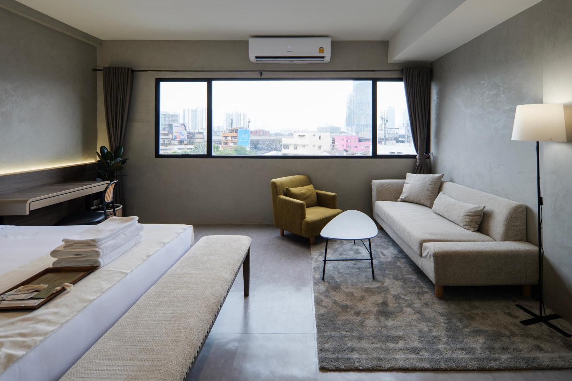 C'House Bangkok Hostel Exterior photo