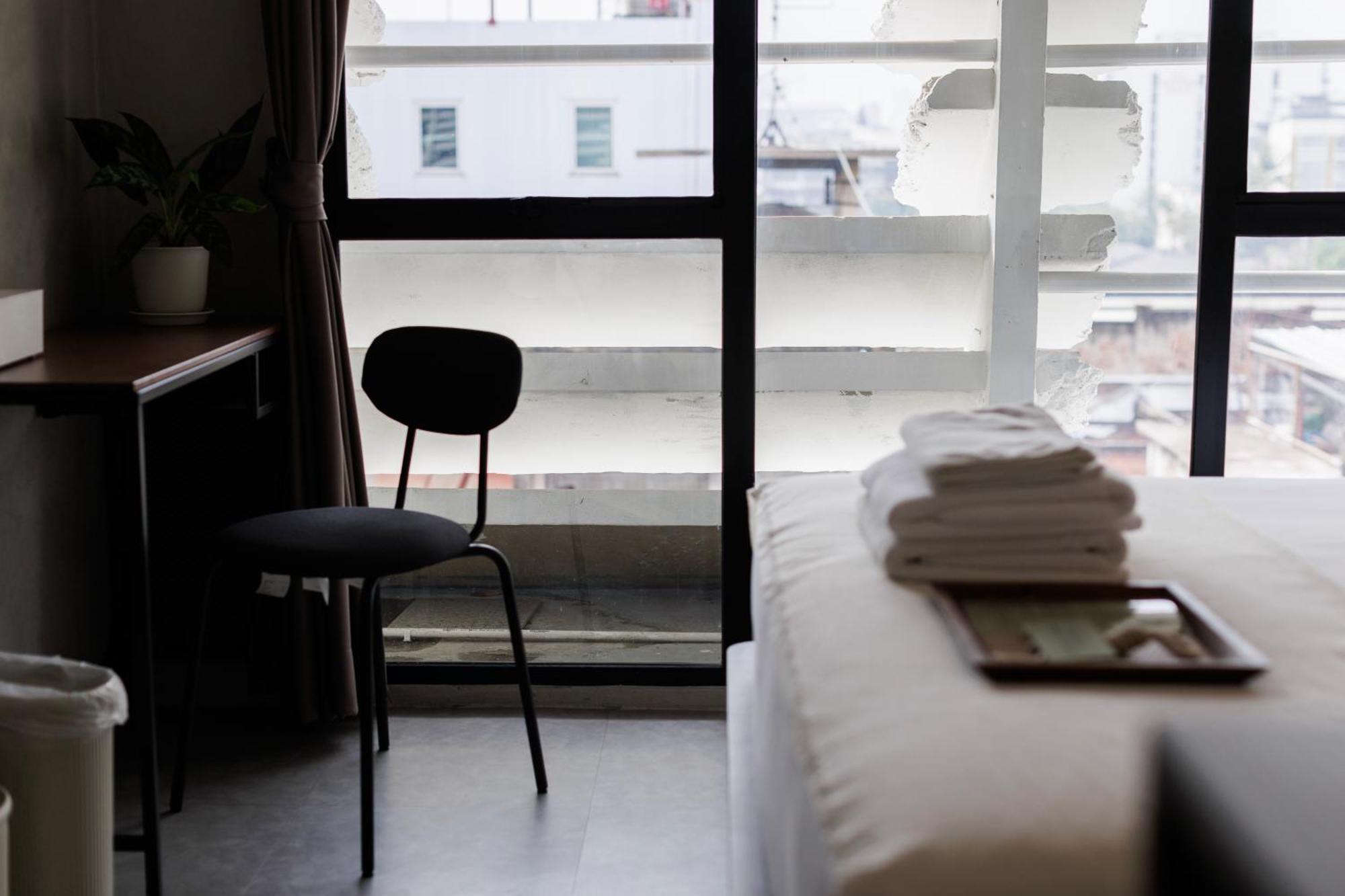 C'House Bangkok Hostel Exterior photo